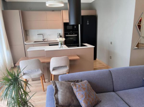 CENTER OF ISTANBUL, LUXURIOUS, NODERN, FULL FLAT